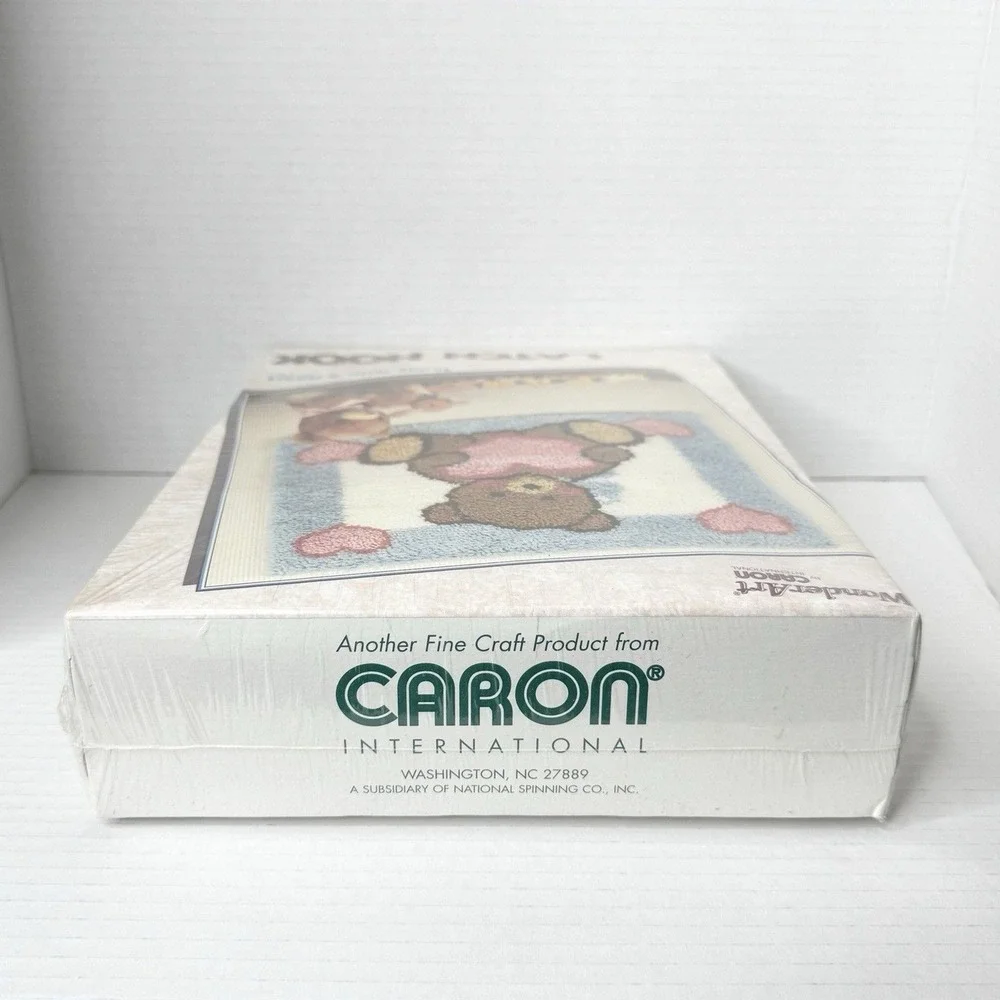Vintage Caron WonderArt Latch Hook Rug Kit Teddy Bear with Heart 20